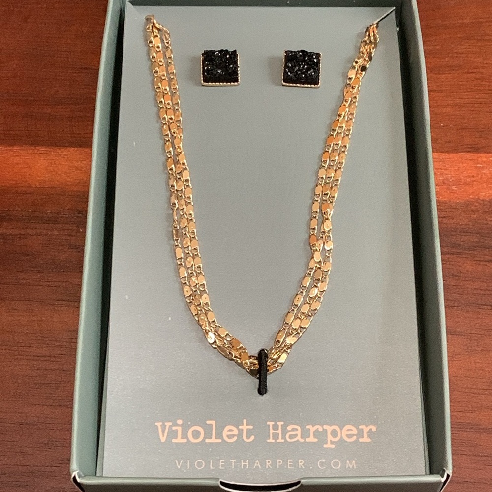 NIB Violet Harper Necklace and Earring Set